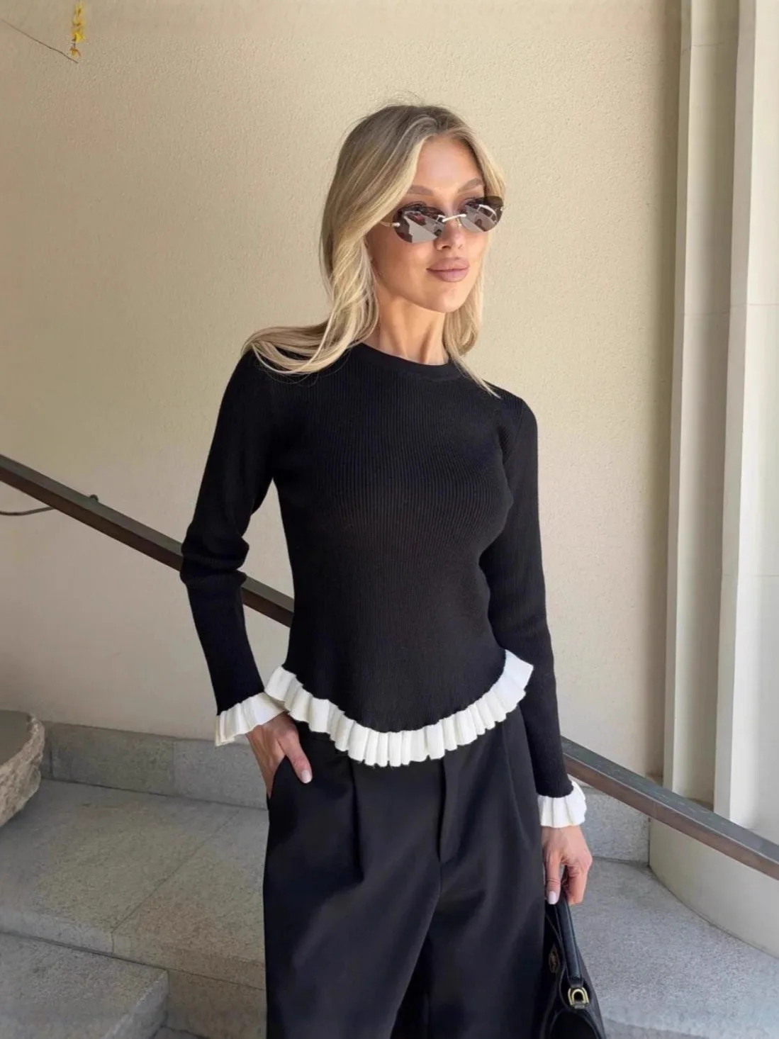 Модные вязаные пуловеры с рюшами по подолу, элегантный женский утягивающий свитер, осень-зима, топ с длинными рукавами, лоскутный пуловер, свитер
Модные вязаные пуловеры с рюшами по подолу, элегантный женский утягивающий свитер, осень-зима, топ с длинными рукавами, лоскутный пуловер, свитер