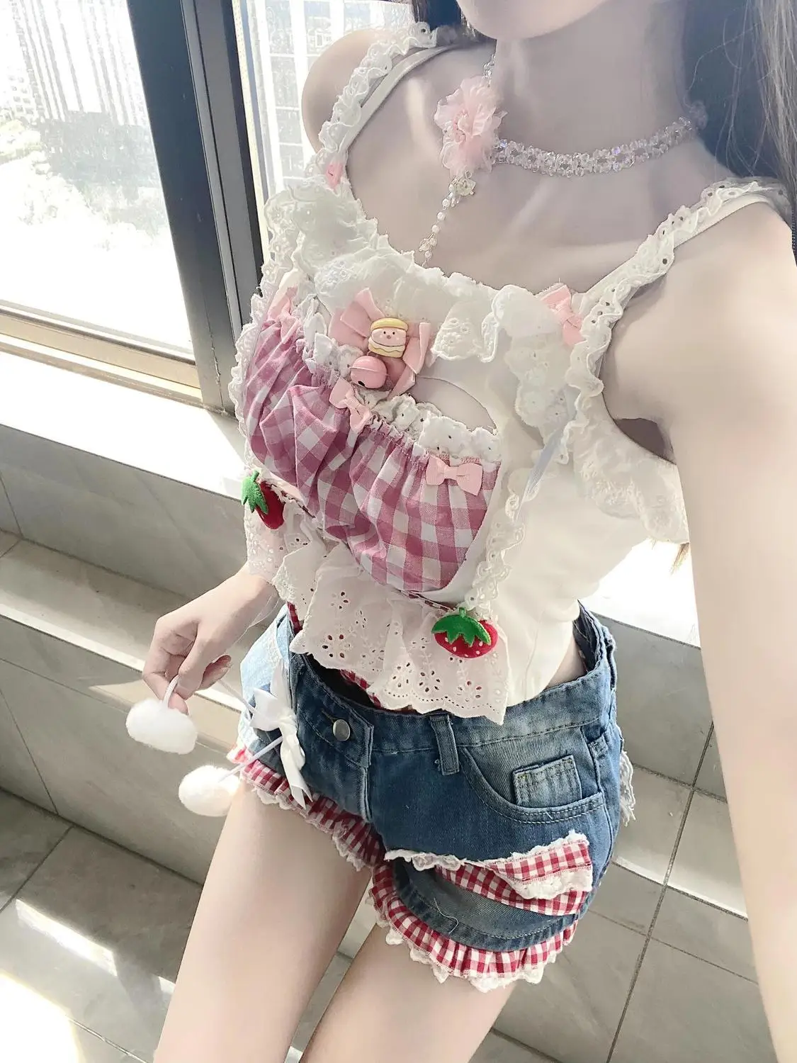 Mori Girl Vintage Contrast Color Temperament Sweet Camisole Crop Top + High Waisted Denim Shorts Summer New 2 Pcs Sets Y2k Suits
Mori Girl Vintage Contrast Color Temperament Sweet Camisole Crop Top + High Waisted Denim Shorts Summer New 2 Pcs Sets Y2k Suits