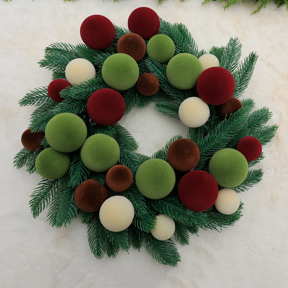 Cross-border new Christmas wreath pe decorative velvet Christmas ball decorative wreath new decorative wreath
Cross-border new Christmas wreath pe decorative velvet Christmas ball decorative wreath new decorative wreath