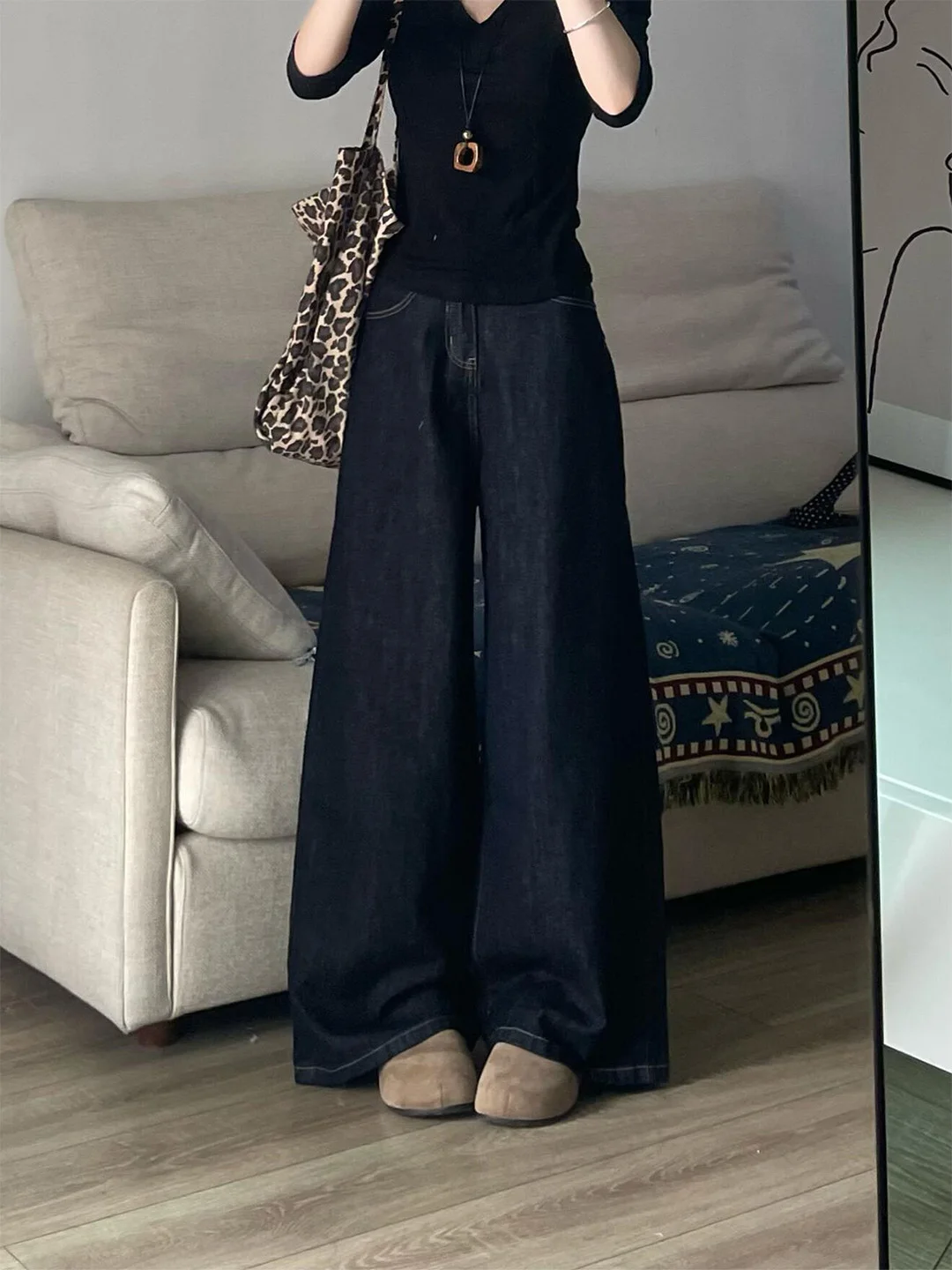Summer 2026 High Waist Loose Fit Straight Leg Thin Denim Pants Vintage Style Casual Wear Mid-Rise Pure Color Wide Leg Jeans
Summer 2026 High Waist Loose Fit Straight Leg Thin Denim Pants Vintage Style Casual Wear Mid-Rise Pure Color Wide Leg Jeans