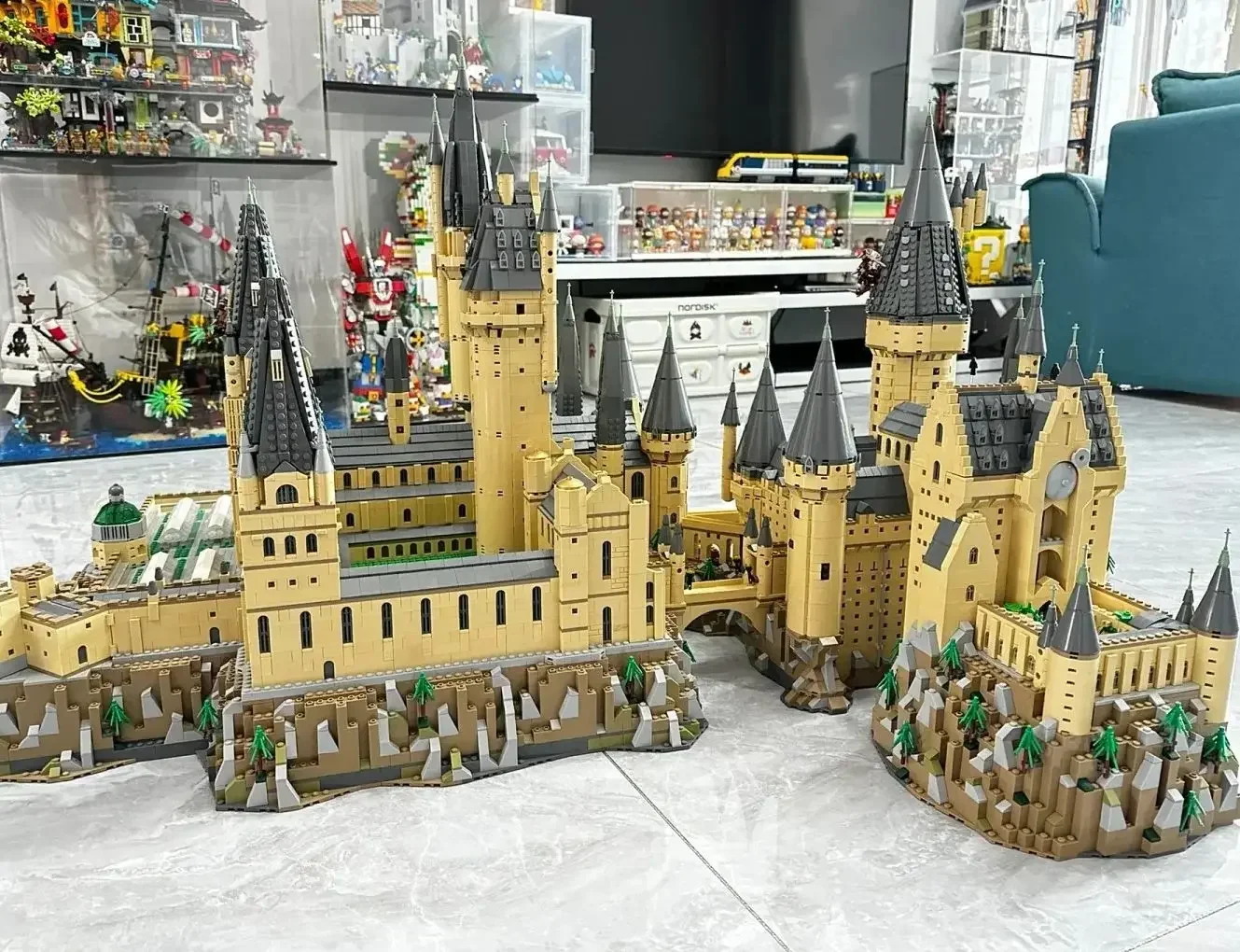 6020PCS Medieval Castle Building Kit - Light-Up Display Model for Adults, Collectible Holiday Gift & Home Decor (71043)
6020PCS Medieval Castle Building Kit - Light-Up Display Model for Adults, Collectible Holiday Gift & Home Decor (71043)