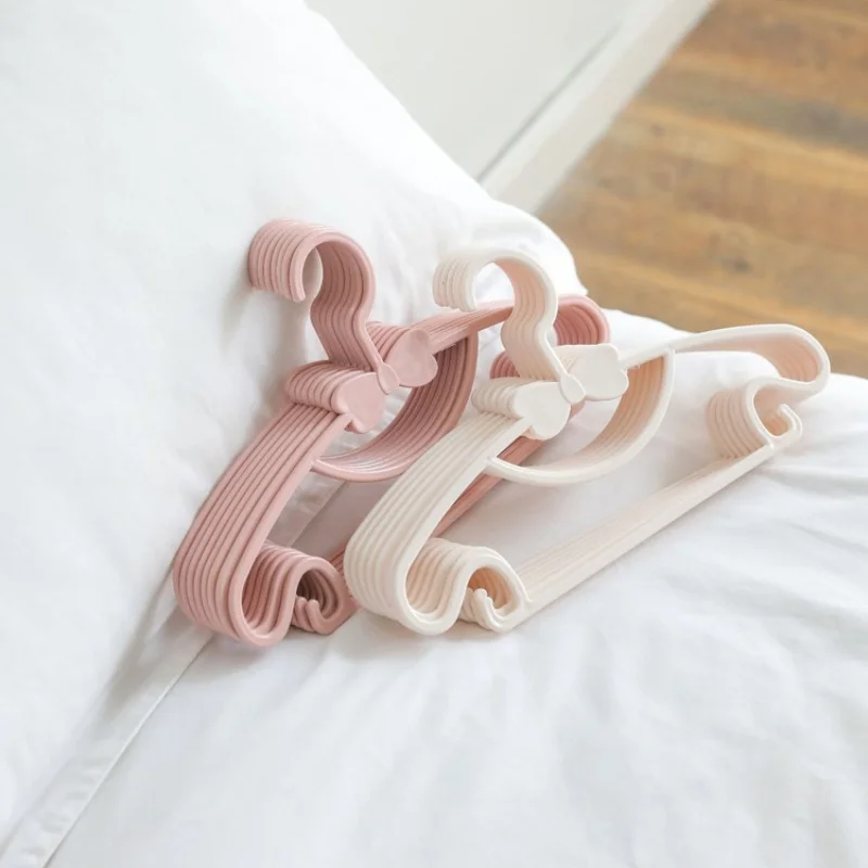 10pcs Baby Clothes Racks Portable Plastic ToweDisplay Scarfs Hangers Kids Clothing OrganizerWindproof Children Coats Hanger
10pcs Baby Clothes Racks Portable Plastic ToweDisplay Scarfs Hangers Kids Clothing OrganizerWindproof Children Coats Hanger