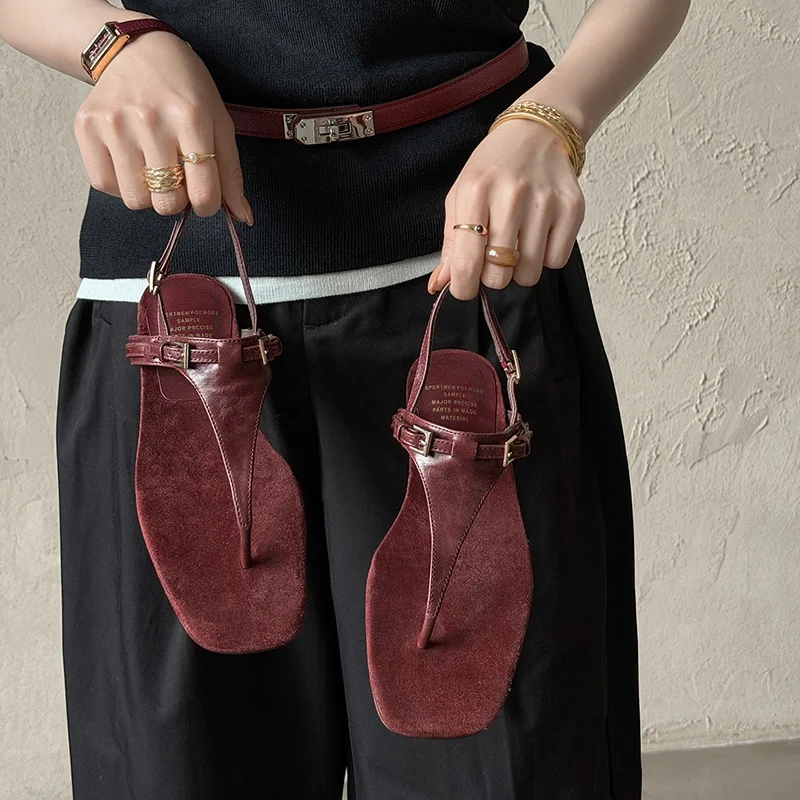 2026 New Retro Leather Roman Sandals Flat Bottom Toe Post Beach sandals Outdoor Wear Casual Low Heel Round Toe Glue Stick Shoes
2026 New Retro Leather Roman Sandals Flat Bottom Toe Post Beach sandals Outdoor Wear Casual Low Heel Round Toe Glue Stick Shoes