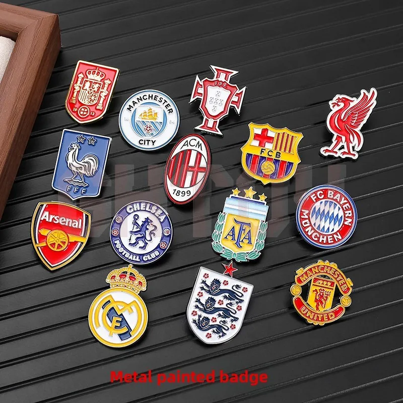 Soccer Club Metal Pin Badge Football Team Brooch Real Madrid Barcelona AC Milan Chelsea Man United Bayern Fan Souvenir
Soccer Club Metal Pin Badge Football Team Brooch Real Madrid Barcelona AC Milan Chelsea Man United Bayern Fan Souvenir