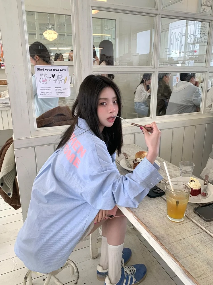 Blue Striped Printed Long Sve Women's irt Loose Fit Korean Sle Commute Faion Summer Top Cooky Design Sensation
Blue Striped Printed Long Sve Women's irt Loose Fit Korean Sle Commute Faion Summer Top Cooky Design Sensation
