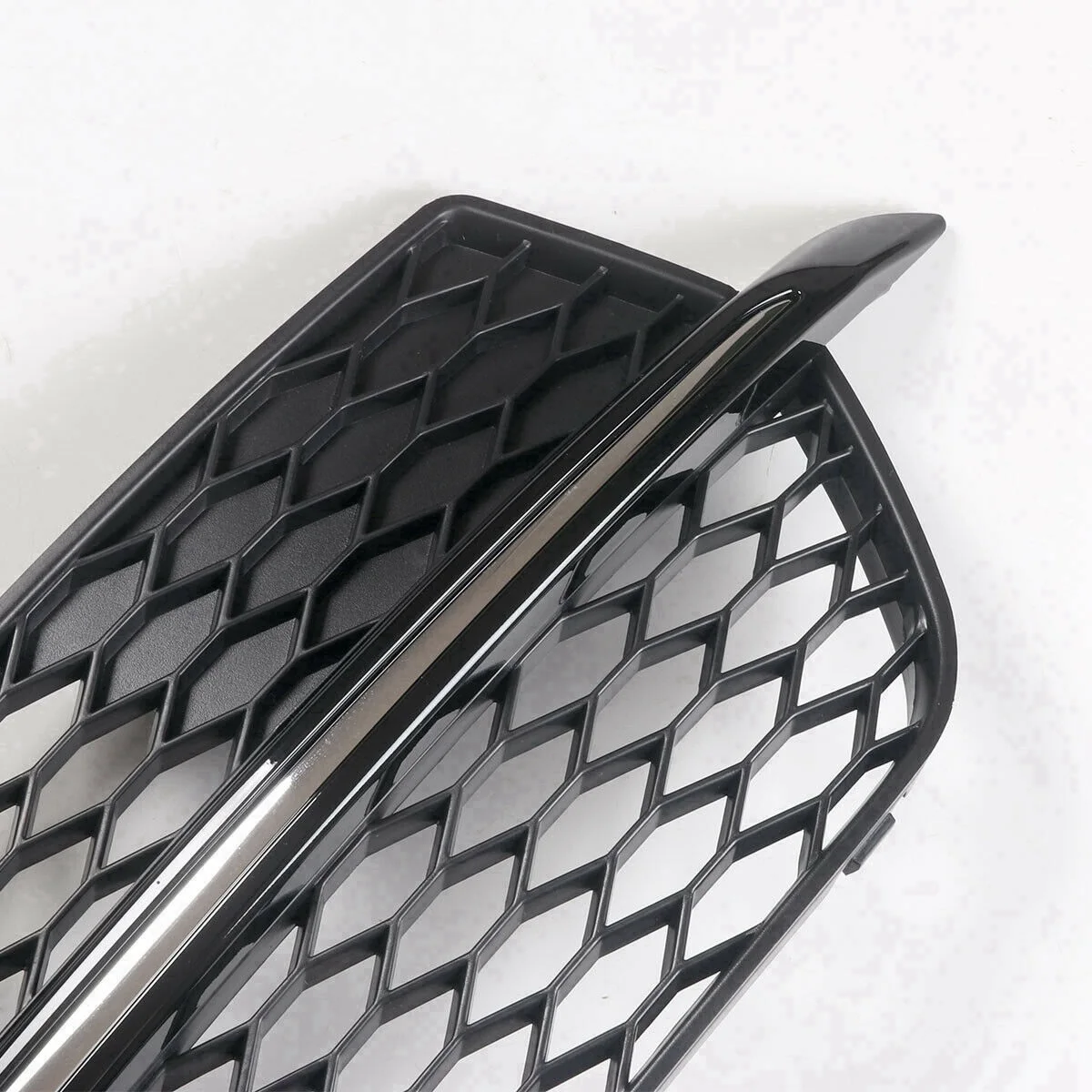 ABHX-HONEYCOMB Front Bumper Right Outer Grille RH Fog Lamp Cover For Q5 S-Line 2013-2017 8R0807682N
ABHX-HONEYCOMB Front Bumper Right Outer Grille RH Fog Lamp Cover For Q5 S-Line 2013-2017 8R0807682N