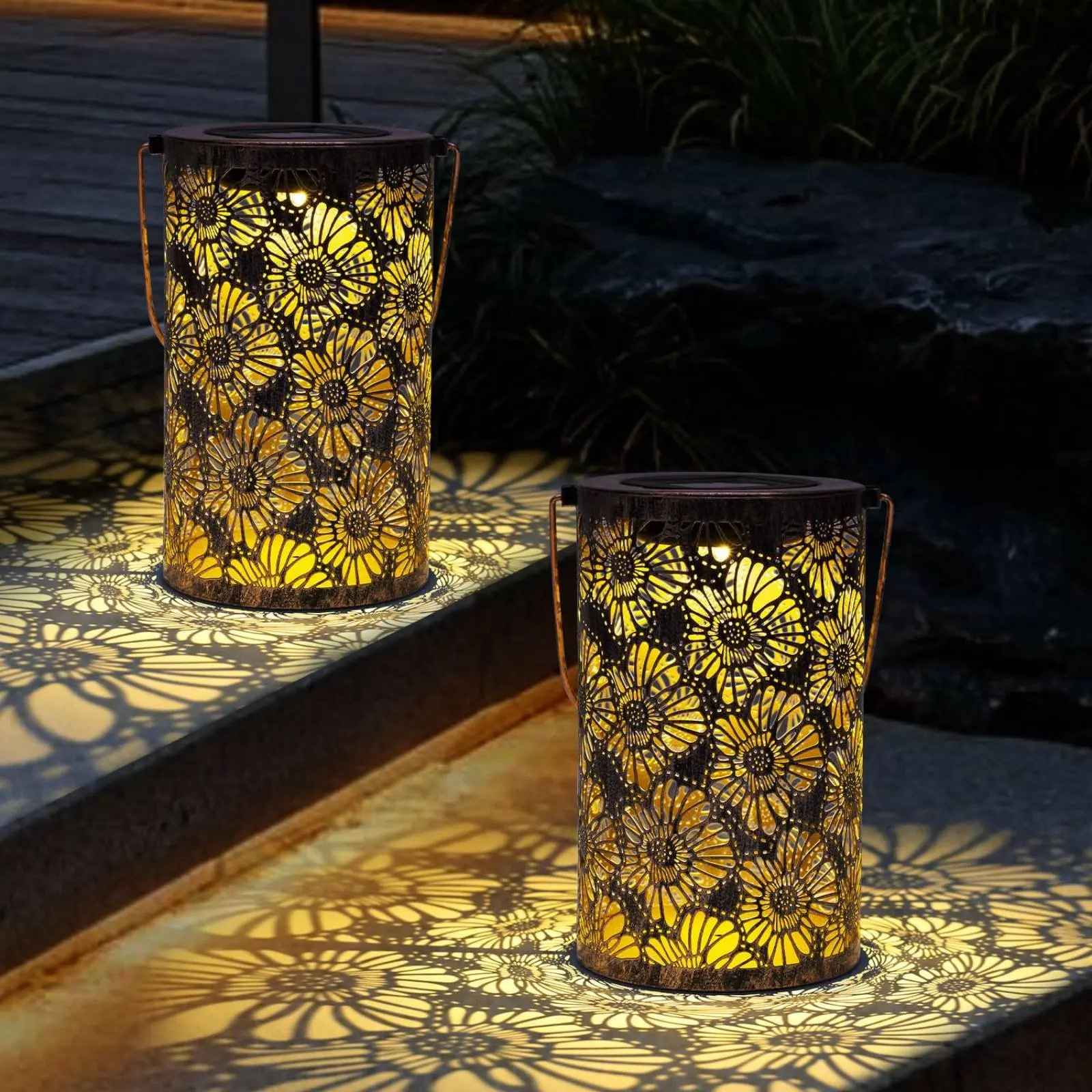 Solar Garden Lantern Weatherproof Hollow Metal Projection Lamp Outdoor Lighting Portable for Balcony, Camping
Solar Garden Lantern Weatherproof Hollow Metal Projection Lamp Outdoor Lighting Portable for Balcony, Camping