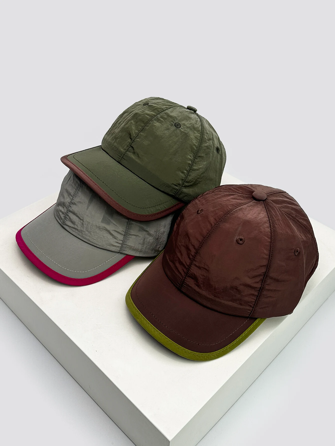 Spring and summer new quick-drying short brim color matching baseball hat men's and women's sunshade street outdoor cap
Spring and summer new quick-drying short brim color matching baseball hat men's and women's sunshade street outdoor cap