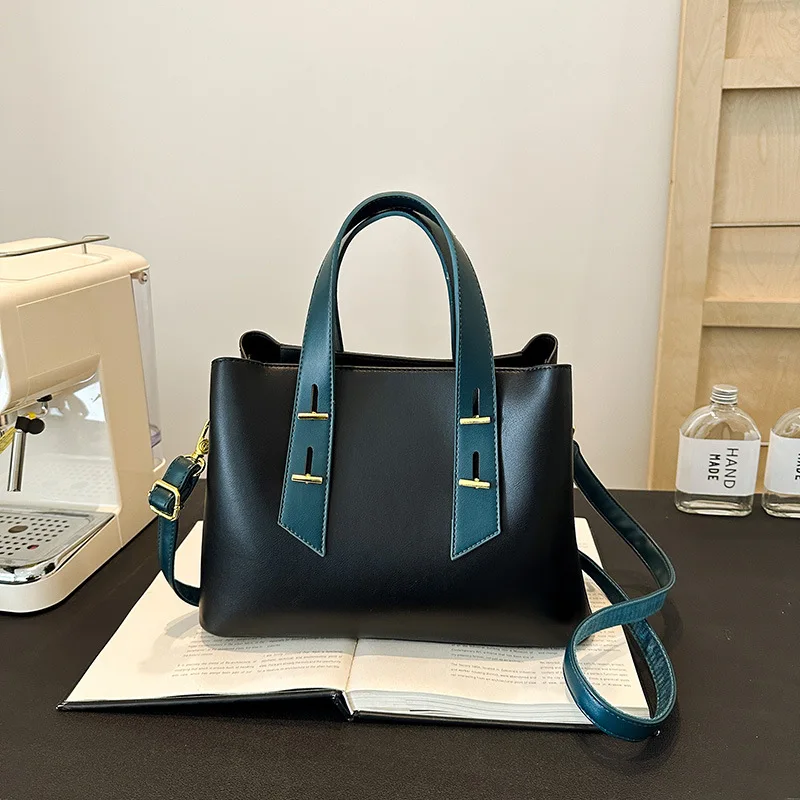 Trendy New Women's Simple Handbag, Large-capacity Fashionable Retro Messenger Bag, High-end Commuter Shopping Versatile Model
Trendy New Women's Simple Handbag, Large-capacity Fashionable Retro Messenger Bag, High-end Commuter Shopping Versatile Model
