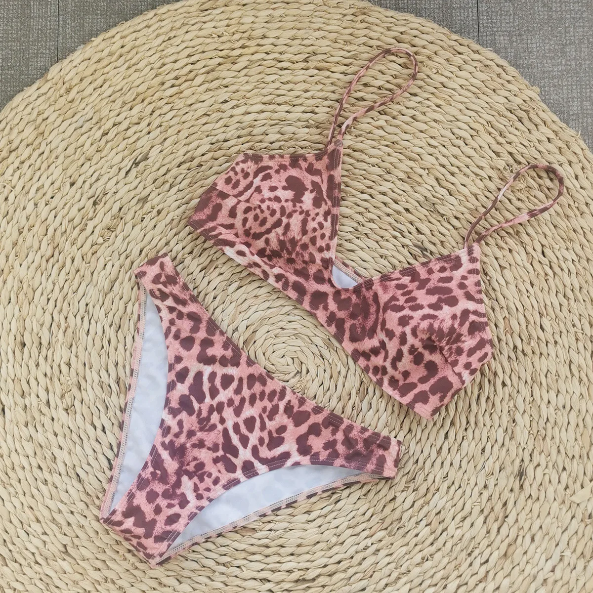 Three Point Bikini Dress Beach Set 2024 New Sexy Split Women's Swimsuit Leopard Print Bikini Three Piece Set Beach Wear Bodysuit
Three Point Bikini Dress Beach Set 2024 New Sexy Split Women's Swimsuit Leopard Print Bikini Three Piece Set Beach Wear Bodysuit