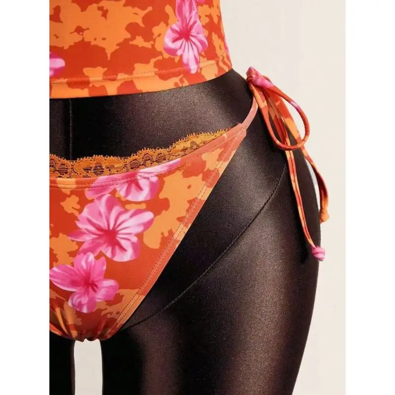 Женский новый летний комплект бикини с принтом и завязками на шее, сексуальный раздельный купальник без спинки, летний комплект танкини с цветочным принтом и завязками на шее для женщин
Женский новый летний комплект бикини с принтом и завязками на шее, сексуальный раздельный купальник без спинки, летний комплект танкини с цветочным принтом и завязками на шее для женщин