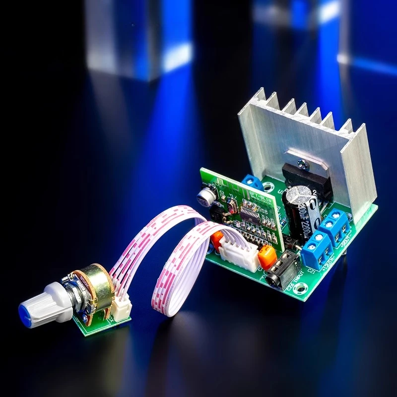 TDA7297 Bluetooth power amplifier board 12V dual channel 2.0 stereo finished product wireless audio receiving module decoding
TDA7297 Bluetooth power amplifier board 12V dual channel 2.0 stereo finished product wireless audio receiving module decoding