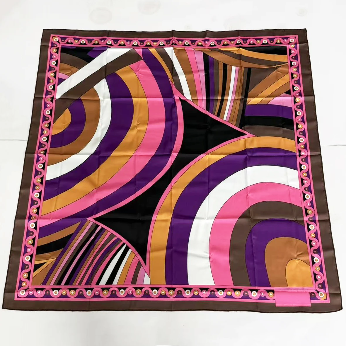 Luxury Design Women's Purple Silk Square Scarf with Designer Signature Letter Logo Fashion Brand Lady One Side Beach Skirts
Luxury Design Women's Purple Silk Square Scarf with Designer Signature Letter Logo Fashion Brand Lady One Side Beach Skirts