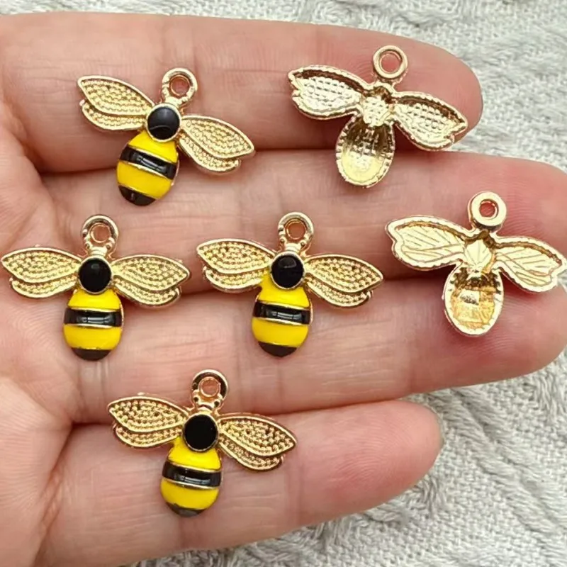 10pcs Cartoon Animal Bee Decorations Cute Insect Alloy Pendant Anime DIY Creative Fashion Jewelry Accessories Gift
10pcs Cartoon Animal Bee Decorations Cute Insect Alloy Pendant Anime DIY Creative Fashion Jewelry Accessories Gift