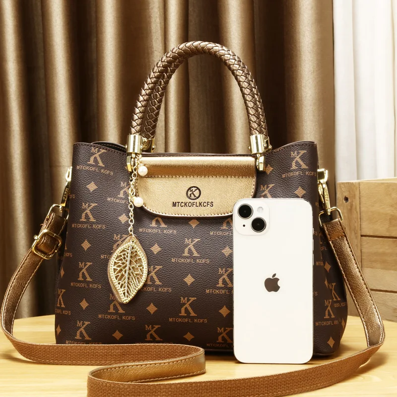 High Quality New Woman Messenger Bag Luxury Fashion Print Handbag and Purses Women's Bags Designer Female Shoulder Totes
High Quality New Woman Messenger Bag Luxury Fashion Print Handbag and Purses Women's Bags Designer Female Shoulder Totes