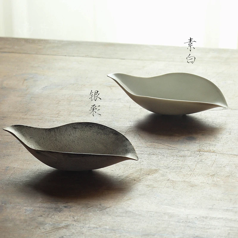 Tea is a three-piece set of ceramic tea spoon Japanese silver tea shovel tea and tea ceremony accessories, tea pick
Tea is a three-piece set of ceramic tea spoon Japanese silver tea shovel tea and tea ceremony accessories, tea pick