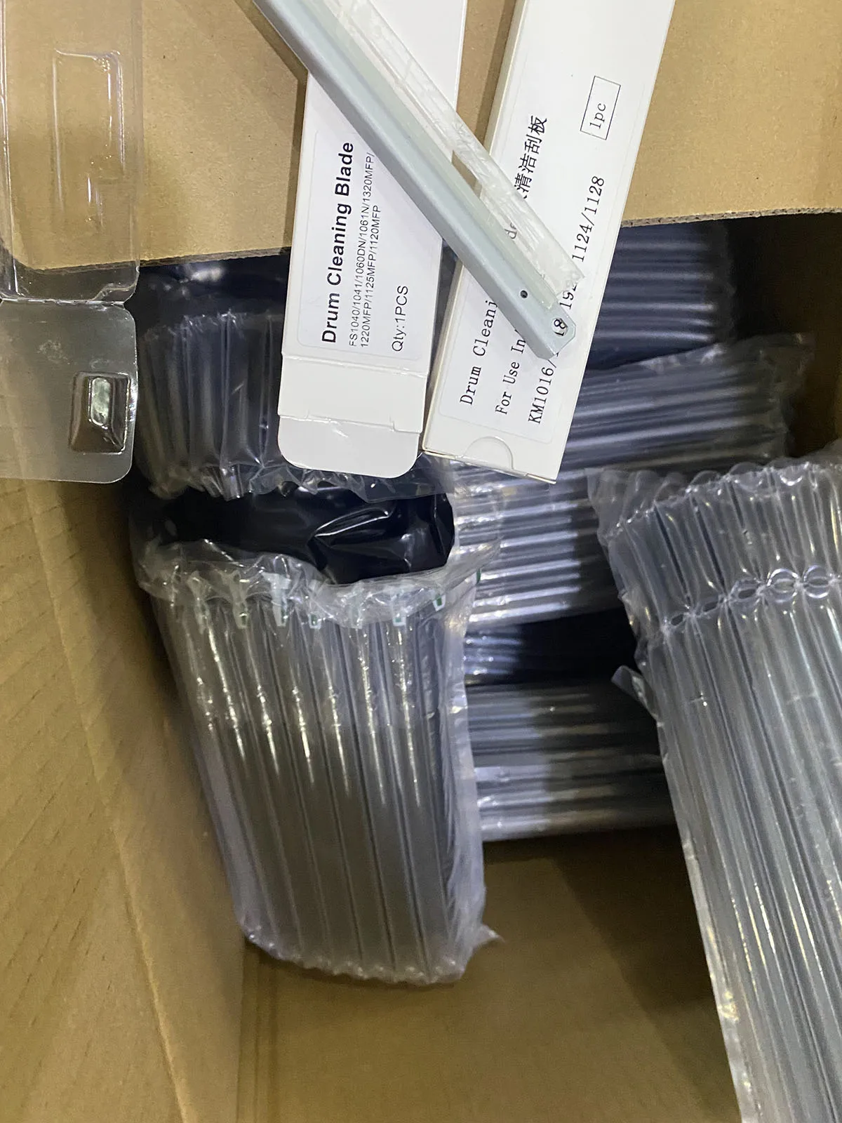 Drum Cleaning Blade for Kyocera FS1016 FS1028 FS1100 FS1128 FS1035 FS1120 FS1135 FS1320 FS1350 FS1370 FS1300 FS720 KM2810
Drum Cleaning Blade for Kyocera FS1016 FS1028 FS1100 FS1128 FS1035 FS1120 FS1135 FS1320 FS1350 FS1370 FS1300 FS720 KM2810