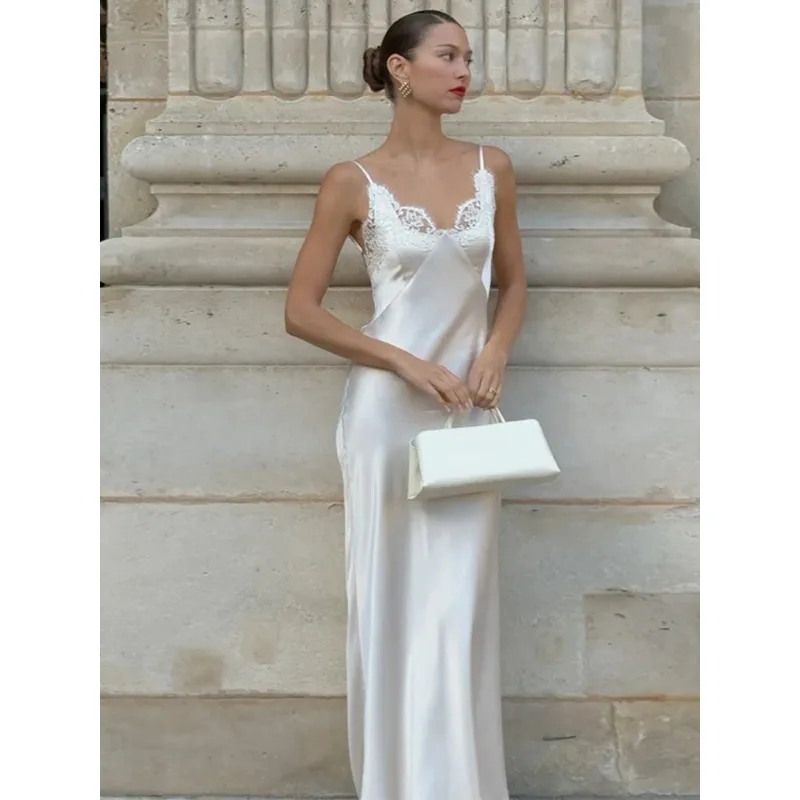 Кружевное платье макси с лоскутным узором, женское, сексуальное, однотонное, с V-образным вырезом, атласное, облегающее, длинное, элегантное
Кружевное платье макси с лоскутным узором, женское, сексуальное, однотонное, с V-образным вырезом, атласное, облегающее, длинное, элегантное