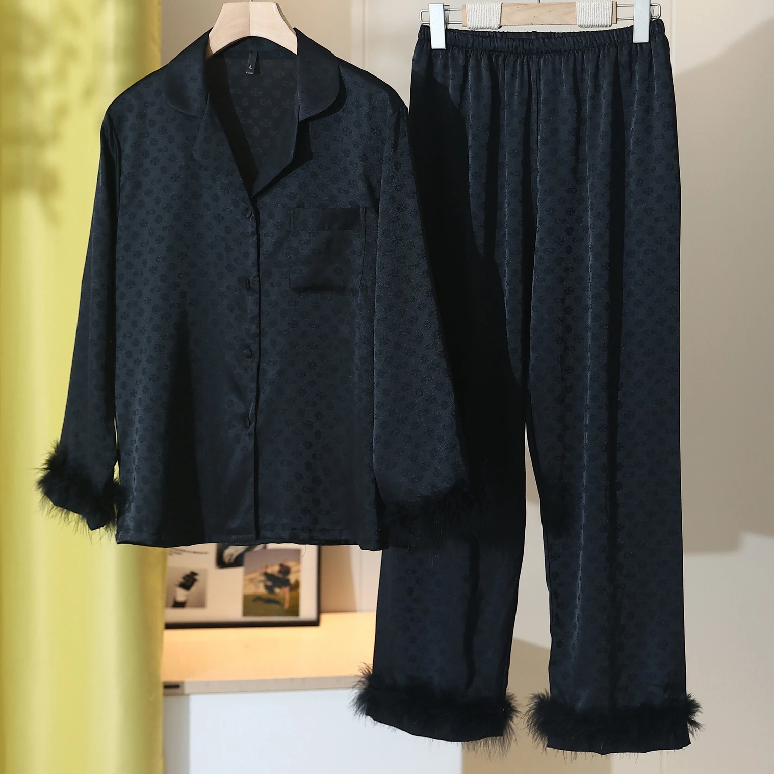 Two-Pieces Pajamas Set Women Sleepwear Lingerie Long Sleeve Shirt&Trouser Sleep Suit Autumn Satin Pyjama Home Wear Clothes
Two-Pieces Pajamas Set Women Sleepwear Lingerie Long Sleeve Shirt&Trouser Sleep Suit Autumn Satin Pyjama Home Wear Clothes