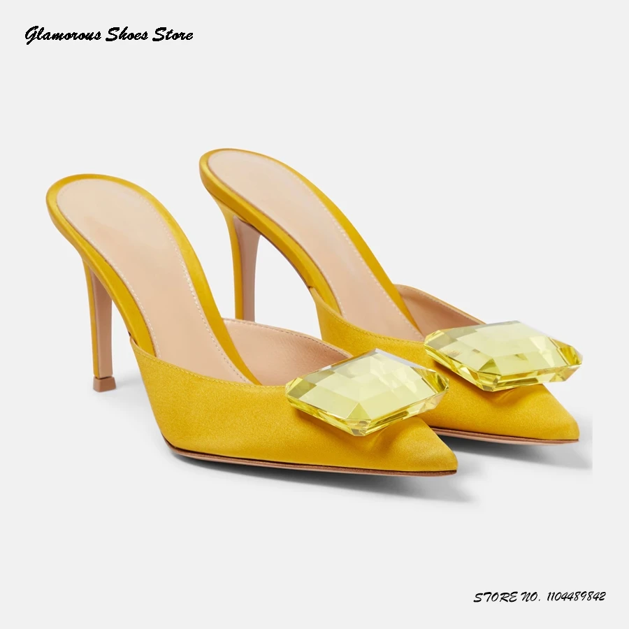 Атласные сабо с украшением из кристаллов, женские туфли на тонком каблуке с острым носком, вечерние свадебные туфли, весенне-летние трендовые тапочки
Атласные сабо с украшением из кристаллов, женские туфли на тонком каблуке с острым носком, вечерние свадебные туфли, весенне-летние трендовые тапочки