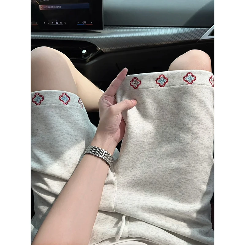 2026 Embroidered Shorts Men's Summer Trend Large Size Design Five-point Pants American Heavy Chinese Cotton Casual Pants Shorts
2026 Embroidered Shorts Men's Summer Trend Large Size Design Five-point Pants American Heavy Chinese Cotton Casual Pants Shorts