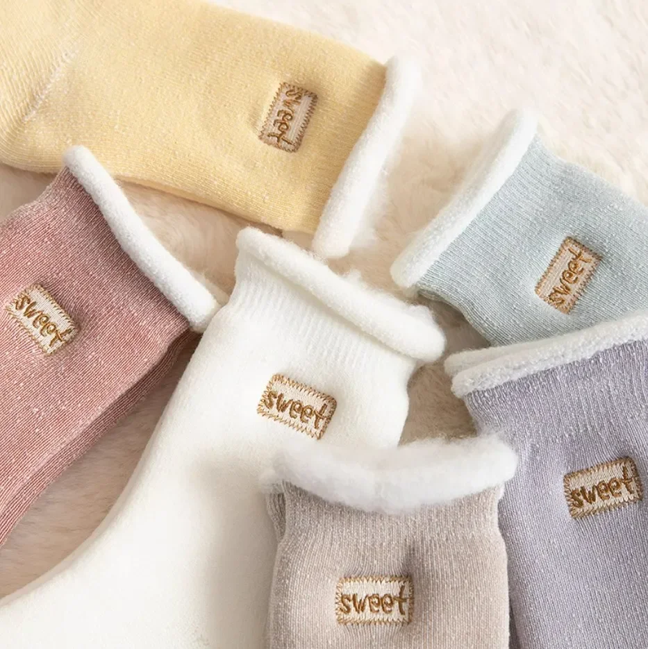 Winter Warm Socks Thicken Thermal Socks Women Wool Cashmere Coral Velvet Snow Sweet Soft Cotton Knitted Room Floor Sleep Sock
Winter Warm Socks Thicken Thermal Socks Women Wool Cashmere Coral Velvet Snow Sweet Soft Cotton Knitted Room Floor Sleep Sock
