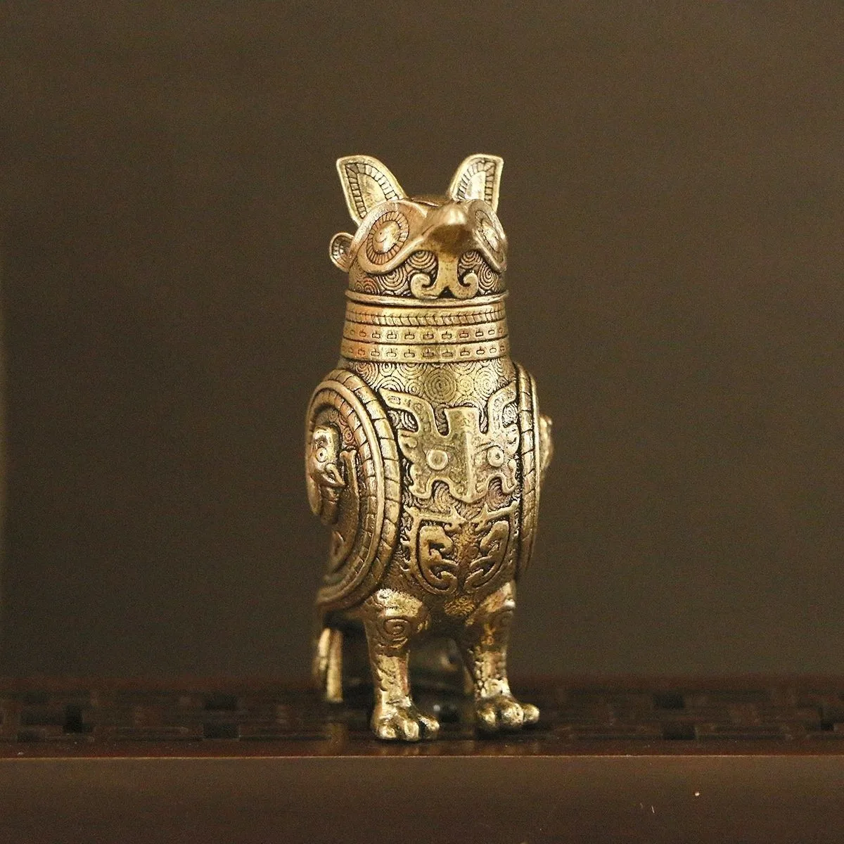 Brass Owl Zun Figurine Chinese Style Desk Ornament Vintage Bronze Art Sculpture Statue Home office desk Decoration Gift
Brass Owl Zun Figurine Chinese Style Desk Ornament Vintage Bronze Art Sculpture Statue Home office desk Decoration Gift