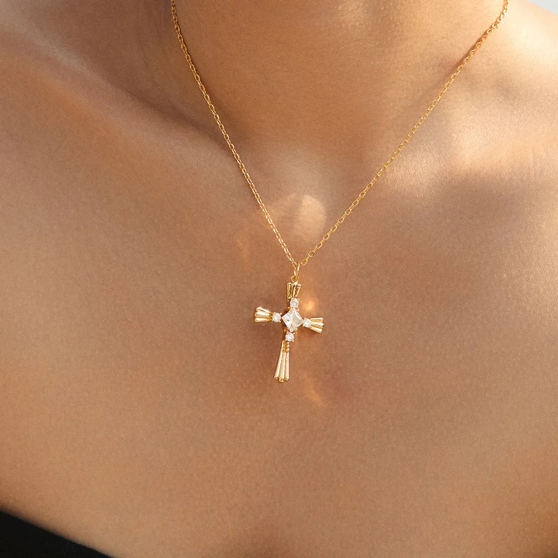 Minimalist Luxury Zircon 18K Gold Plated Cross Pendant Necklace for Women Men Fashion Chain Necklaces Jewelry
Minimalist Luxury Zircon 18K Gold Plated Cross Pendant Necklace for Women Men Fashion Chain Necklaces Jewelry