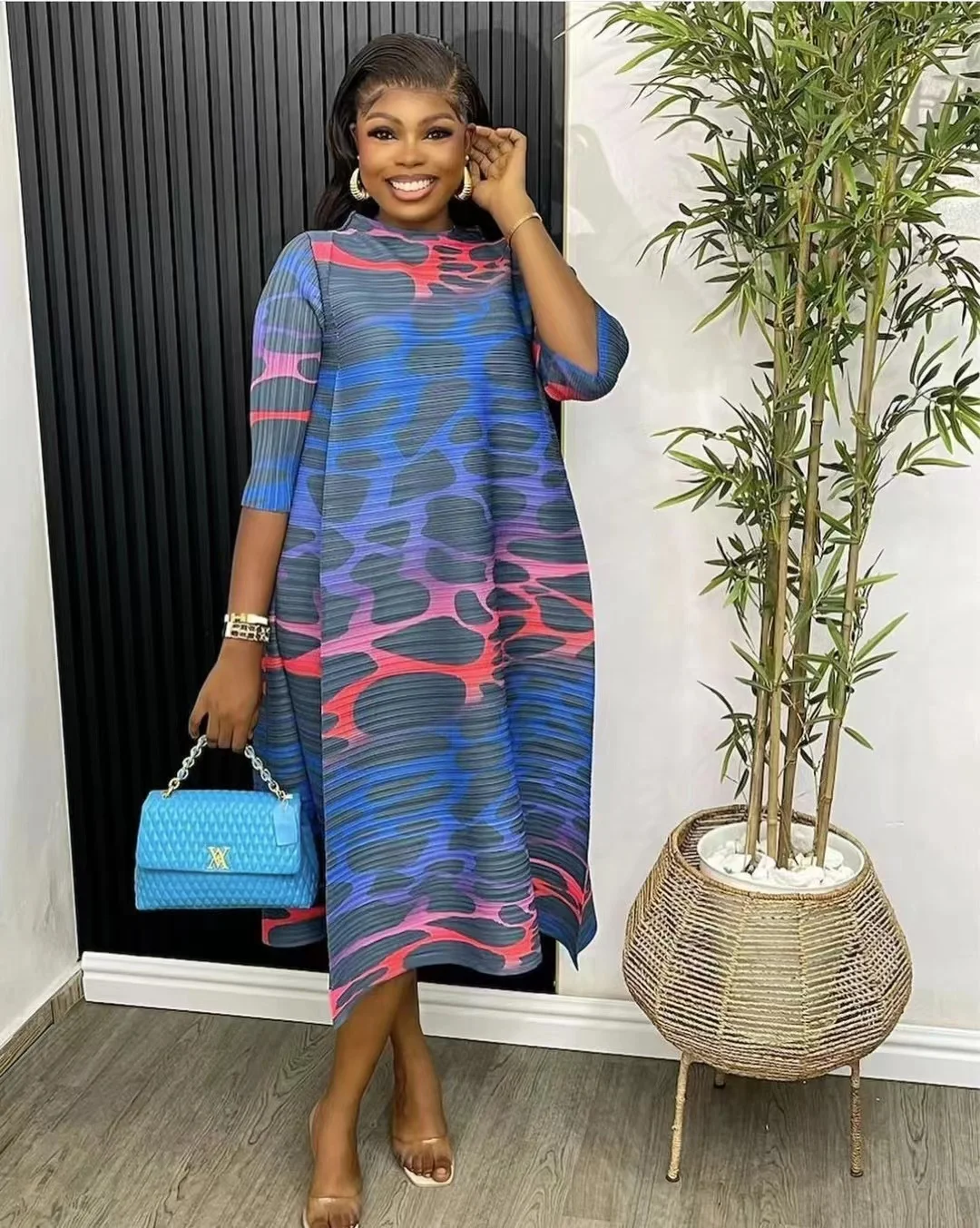 2023 New Clothing Summer Fashion Geometric Printed Pleated Maxi Dress Contrast Color Loose Elegant Festival Dresses for Women
2023 New Clothing Summer Fashion Geometric Printed Pleated Maxi Dress Contrast Color Loose Elegant Festival Dresses for Women