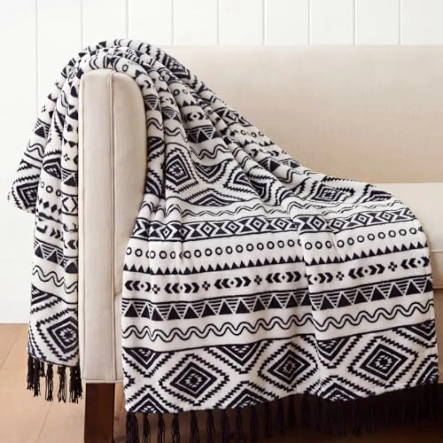 Boho Throw Blanket with Tassel, Farmhouse Western Flannel Bohemian Blanket, Vintage Native Mexican Decorative Throw, Ideal for
Boho Throw Blanket with Tassel, Farmhouse Western Flannel Bohemian Blanket, Vintage Native Mexican Decorative Throw, Ideal for
