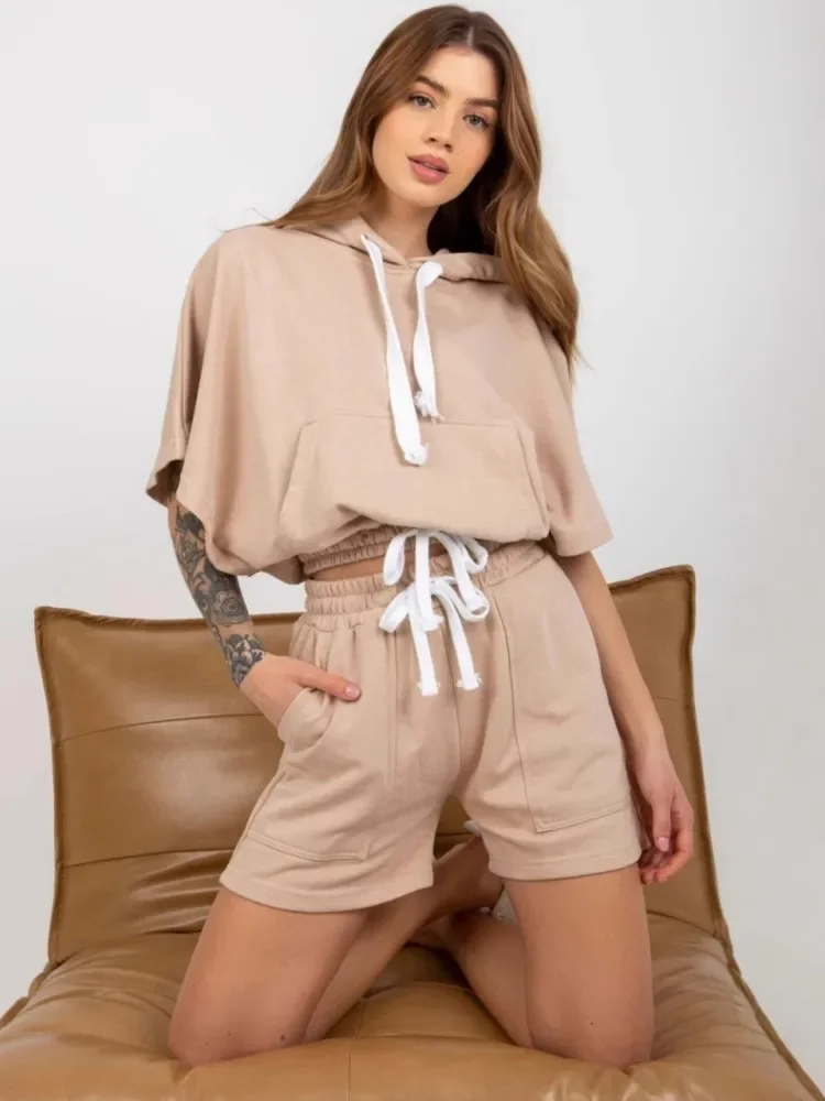 Женская спортивная толстовка с капюшоном, повседневный комплект из двух предметов, летняя мода, однотонные свободные топы и шорты, костюм с карманом на шнурке, комплекты из 2 предметов
Женская спортивная толстовка с капюшоном, повседневный комплект из двух предметов, летняя мода, однотонные свободные топы и шорты, костюм с карманом на шнурке, комплекты из 2 предметов