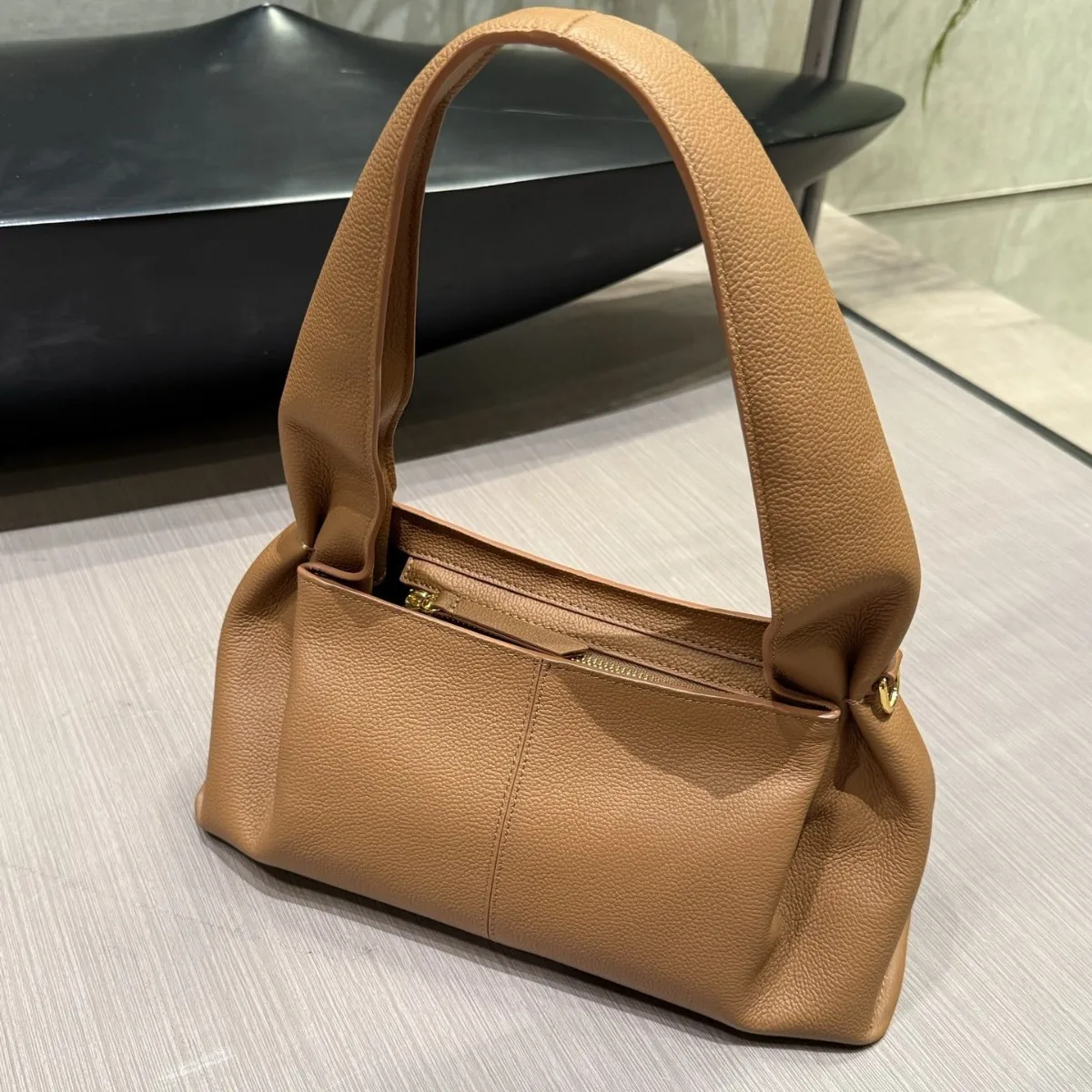 FIRMRANCH Elegant Women's Premium Soft Genuine Leather Solid Color Versatile Fashion Shoulder Underarm Bag Cloud Dumpling Purse
FIRMRANCH Elegant Women's Premium Soft Genuine Leather Solid Color Versatile Fashion Shoulder Underarm Bag Cloud Dumpling Purse