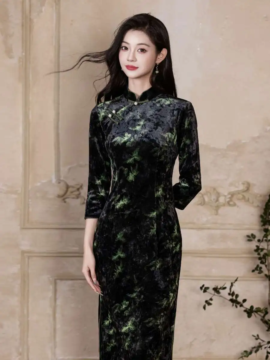 Осенний новый длинный пеньюар из бархата с эффектом «ледяного цветка» для женщин, ретро-стиль, ткань из бархата с эффектом «ледяного цветка»
Осенний новый длинный пеньюар из бархата с эффектом «ледяного цветка» для женщин, ретро-стиль, ткань из бархата с эффектом «ледяного цветка»