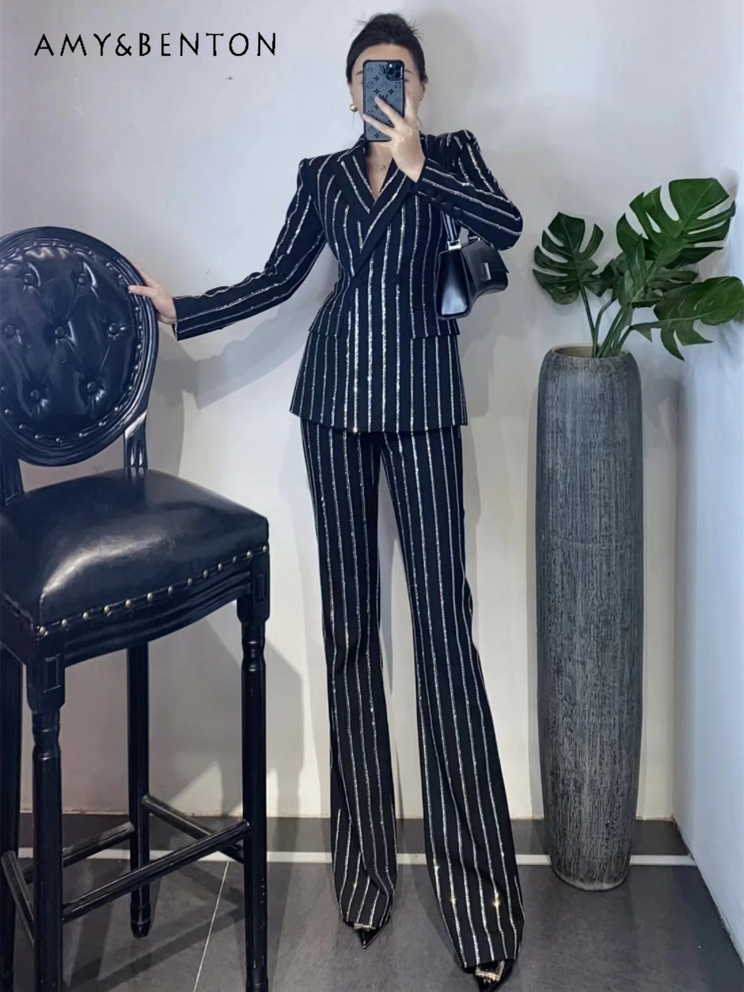 High Sense Business Suit Commute Style Heavy Industry Beads Rhinestone Cross Collar Slim Coat Straight-Leg Pants Two-Piece Set
High Sense Business Suit Commute Style Heavy Industry Beads Rhinestone Cross Collar Slim Coat Straight-Leg Pants Two-Piece Set