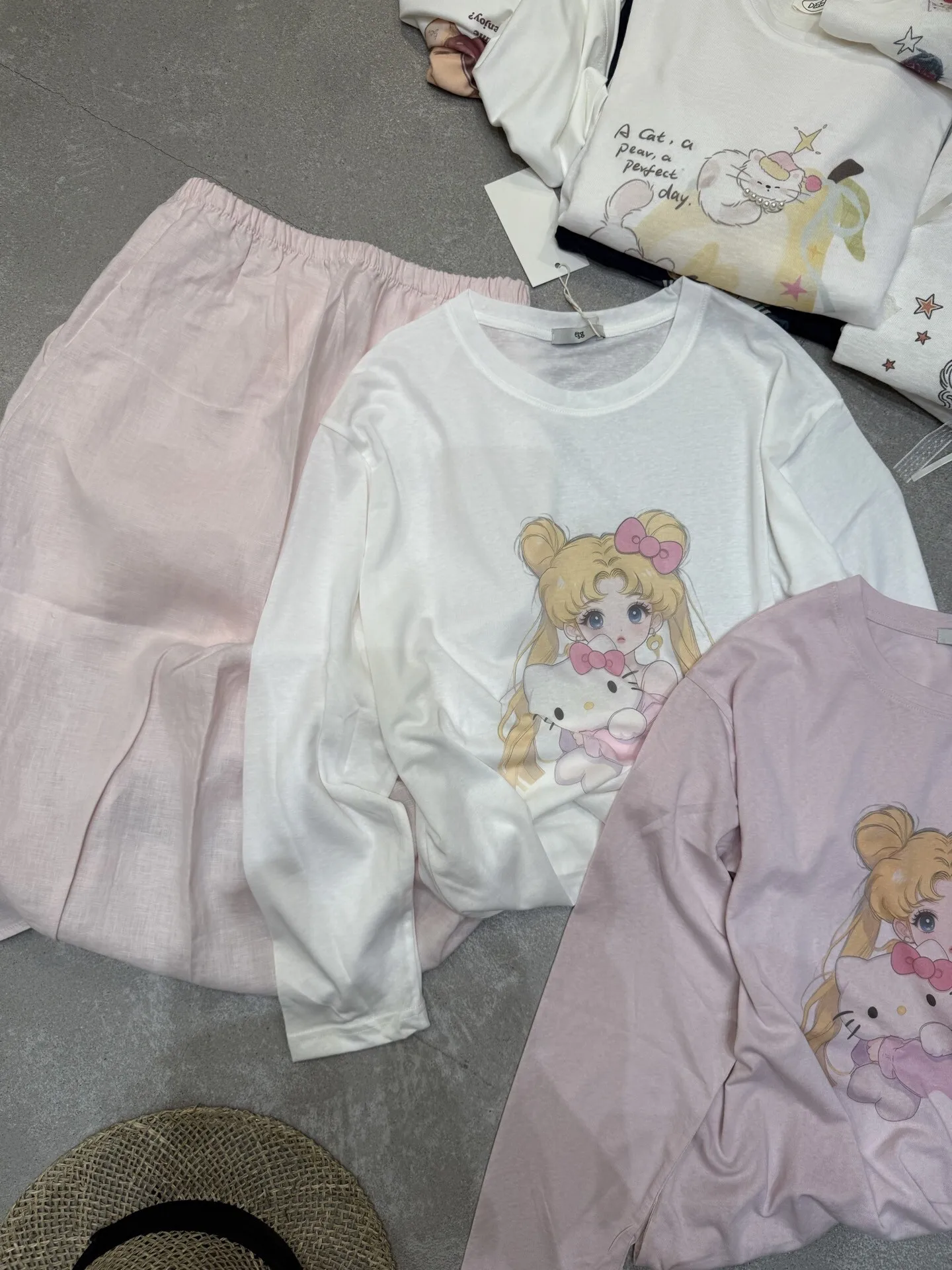 Loose Long Sleeve Women's T-shirt Summer New Korean Style Breathable Cool Feeling Cartoon Lenzing Sun Protection Top
Loose Long Sleeve Women's T-shirt Summer New Korean Style Breathable Cool Feeling Cartoon Lenzing Sun Protection Top