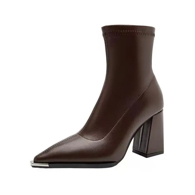 Brand Pu Black Ankle Boots 2025 Autumn French Retro Pointed Toe High Heel Chelsea Boots Metal Decoration Designer Short Booties
Brand Pu Black Ankle Boots 2025 Autumn French Retro Pointed Toe High Heel Chelsea Boots Metal Decoration Designer Short Booties
