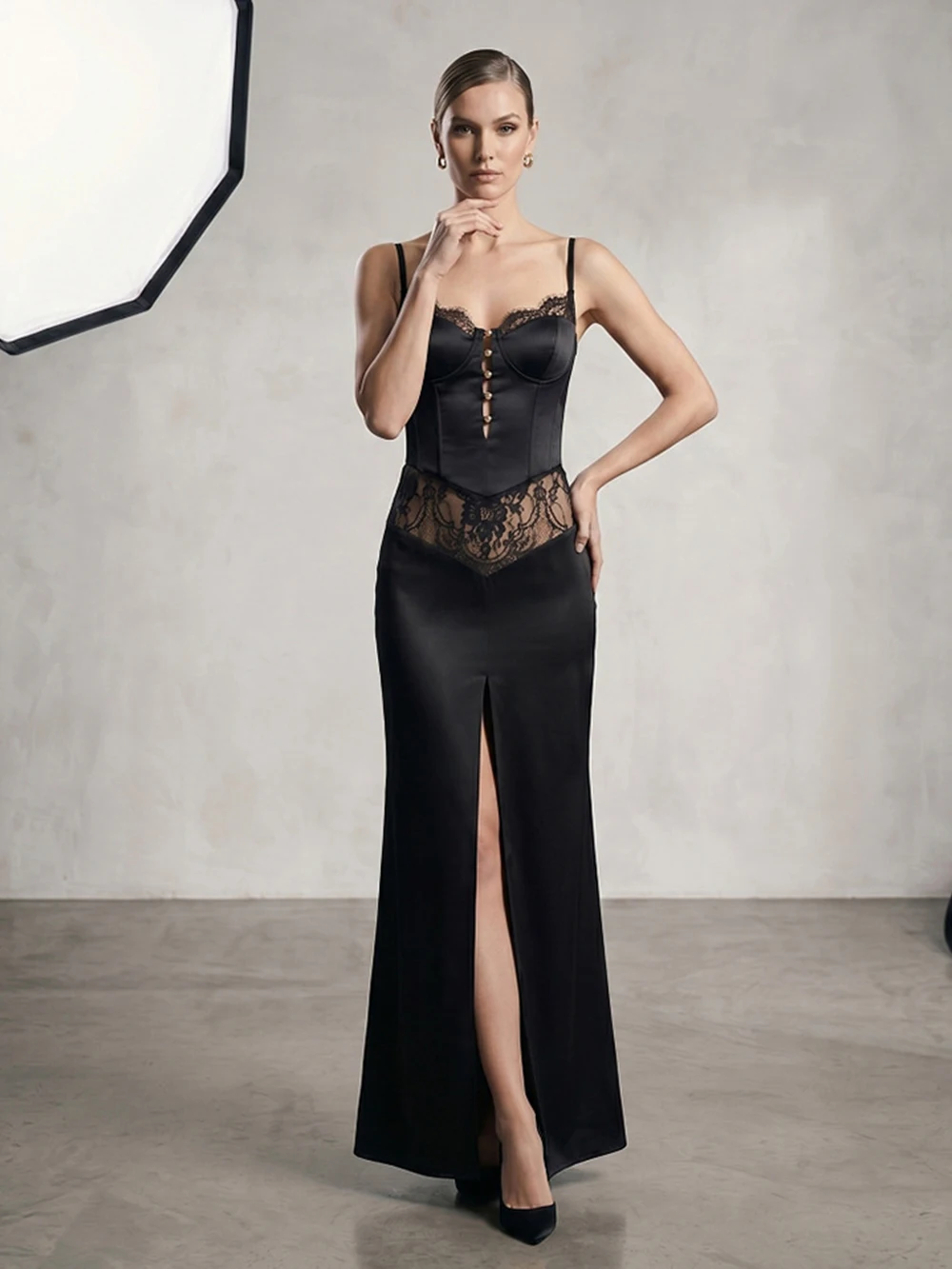 European and American Summer Women's Premium Black Split Dress Fitted Lace Panel Drop Shoulder Dress
European and American Summer Women's Premium Black Split Dress Fitted Lace Panel Drop Shoulder Dress