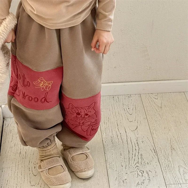 5635 Children's Pant 2024 Winter Plus Velvet Baby Boy's Pants Embroidery Color Matching Trousers
5635 Children's Pant 2024 Winter Plus Velvet Baby Boy's Pants Embroidery Color Matching Trousers