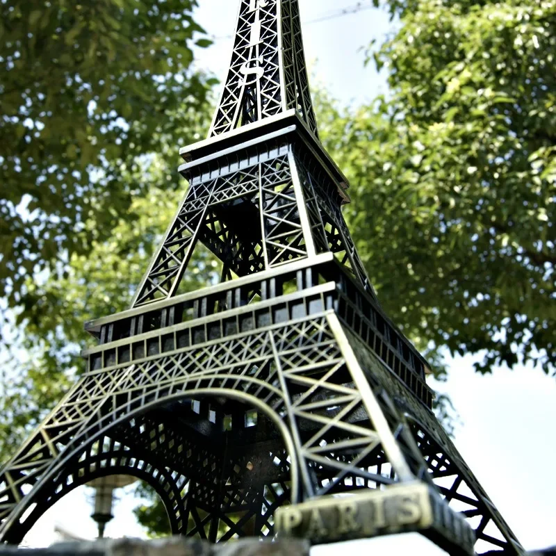 Paris Effiel Tower Figures Statues Building Model Fashion Romantic Retro Bronze Sculpture Home Desktop Metal Decorative Ornament
Paris Effiel Tower Figures Statues Building Model Fashion Romantic Retro Bronze Sculpture Home Desktop Metal Decorative Ornament