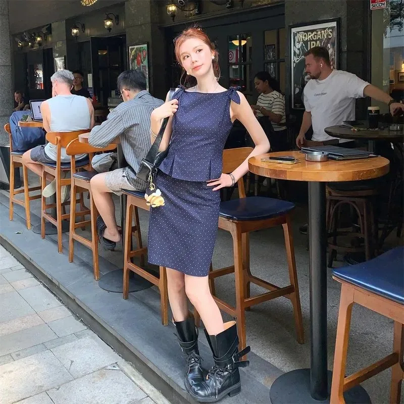 Women's Polka Dot 2-Piece Set Sleeveless Top Skirt Korean Style Slim Fit Summer Outfit
Women's Polka Dot 2-Piece Set Sleeveless Top Skirt Korean Style Slim Fit Summer Outfit
