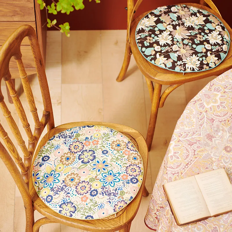 Thickened round Chair Pad April Town Home Use Universal Four Seasons European Style Dining Table Stool Cushion for Women
Thickened round Chair Pad April Town Home Use Universal Four Seasons European Style Dining Table Stool Cushion for Women