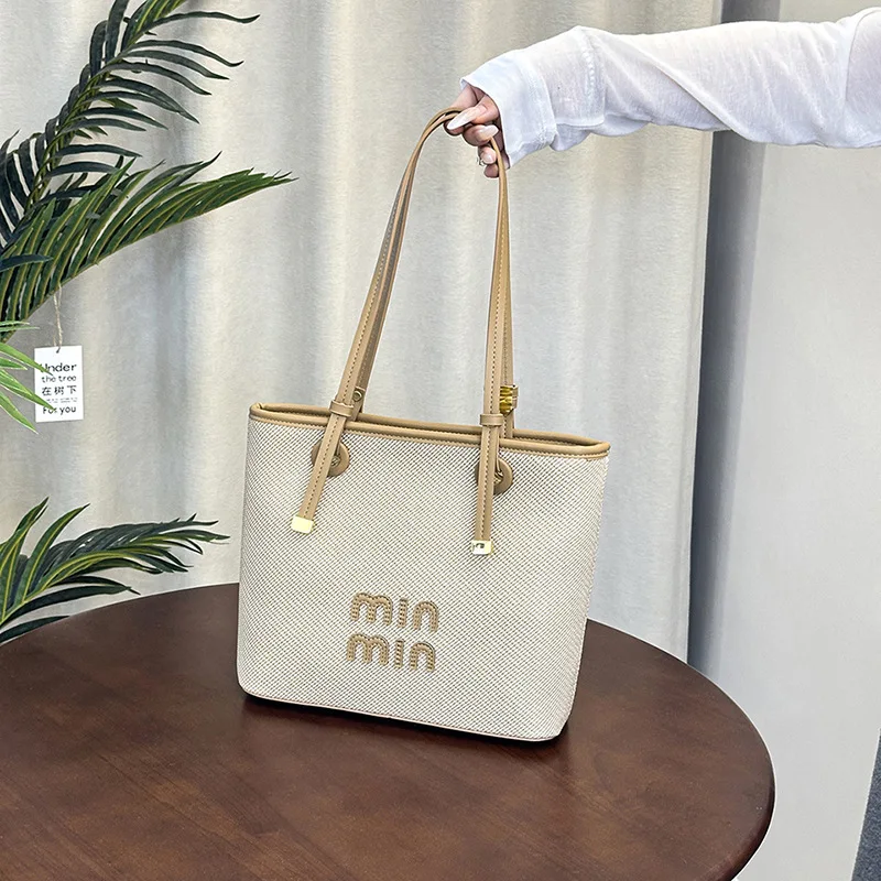 2026 Designer Women Bag Large Capacity Tote Bag Letter Print Shoulder Bag Commuter Woven Color Block Handheld High Quality
2026 Designer Women Bag Large Capacity Tote Bag Letter Print Shoulder Bag Commuter Woven Color Block Handheld High Quality