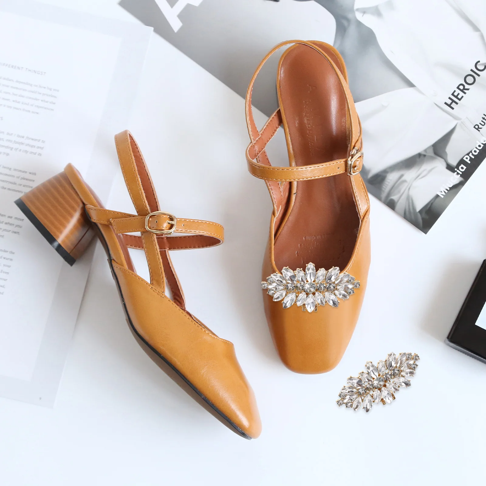 2Pcs Crystal Shoe Clips Elegant Removable Decorations for Flats Pumps Boots Sandals Wedding Prom Bridal Shoe Charms
2Pcs Crystal Shoe Clips Elegant Removable Decorations for Flats Pumps Boots Sandals Wedding Prom Bridal Shoe Charms