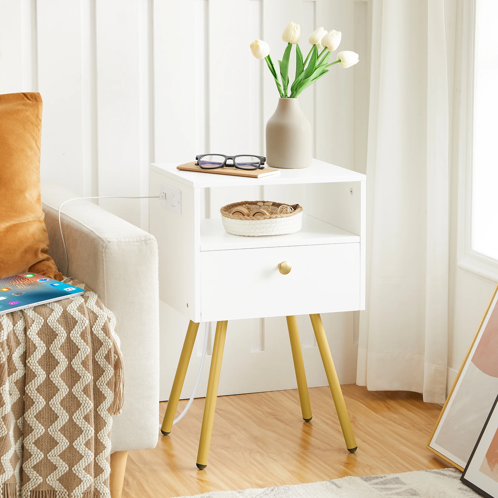 Nightstand with Charging Station, End Table with USB Ports and Outlet, Side Table for Tight Spaces, Solid and Stable
Nightstand with Charging Station, End Table with USB Ports and Outlet, Side Table for Tight Spaces, Solid and Stable
