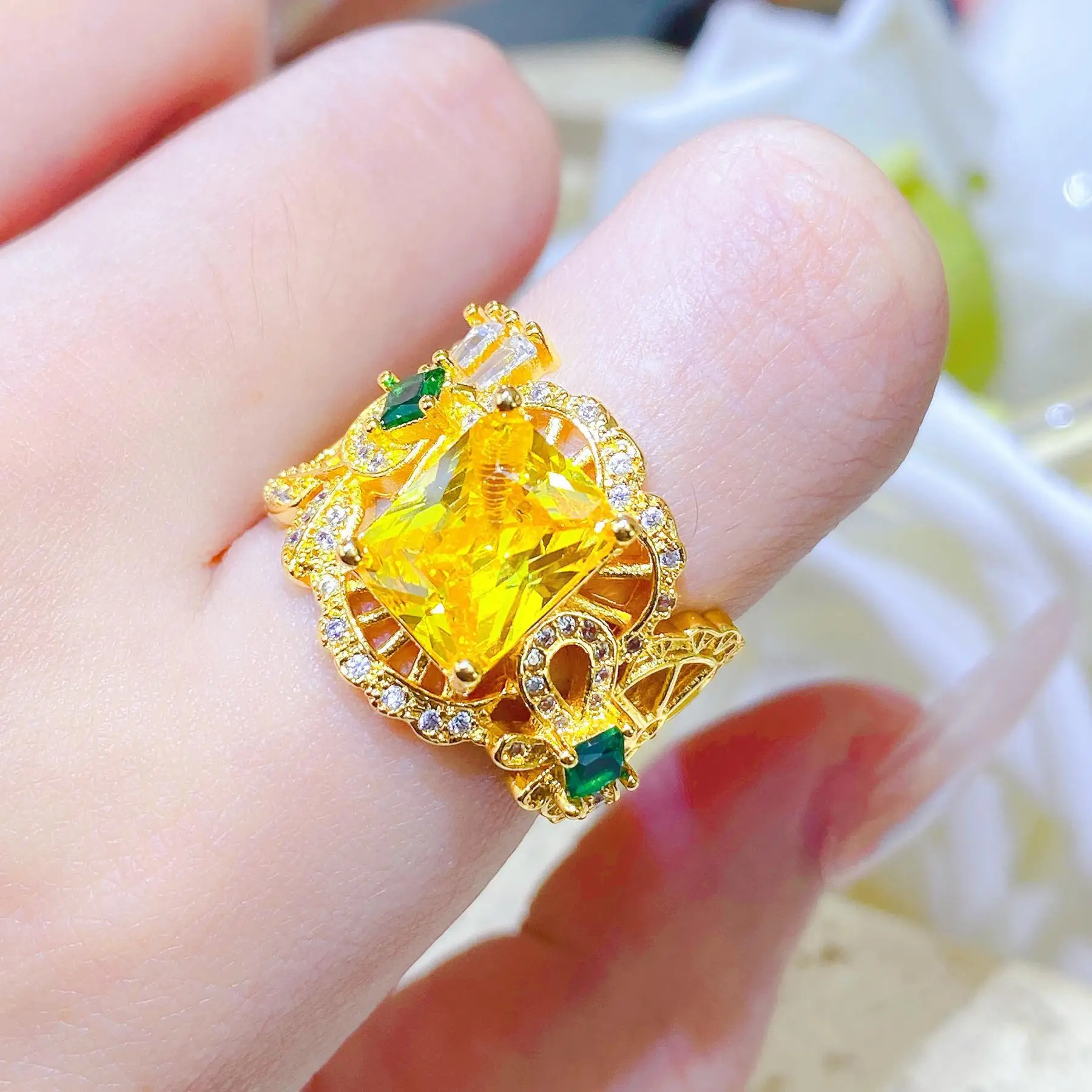 DIY accessories European and American high-end sense light luxury fashion ring women's niche design retro high-end ring opening
DIY accessories European and American high-end sense light luxury fashion ring women's niche design retro high-end ring opening