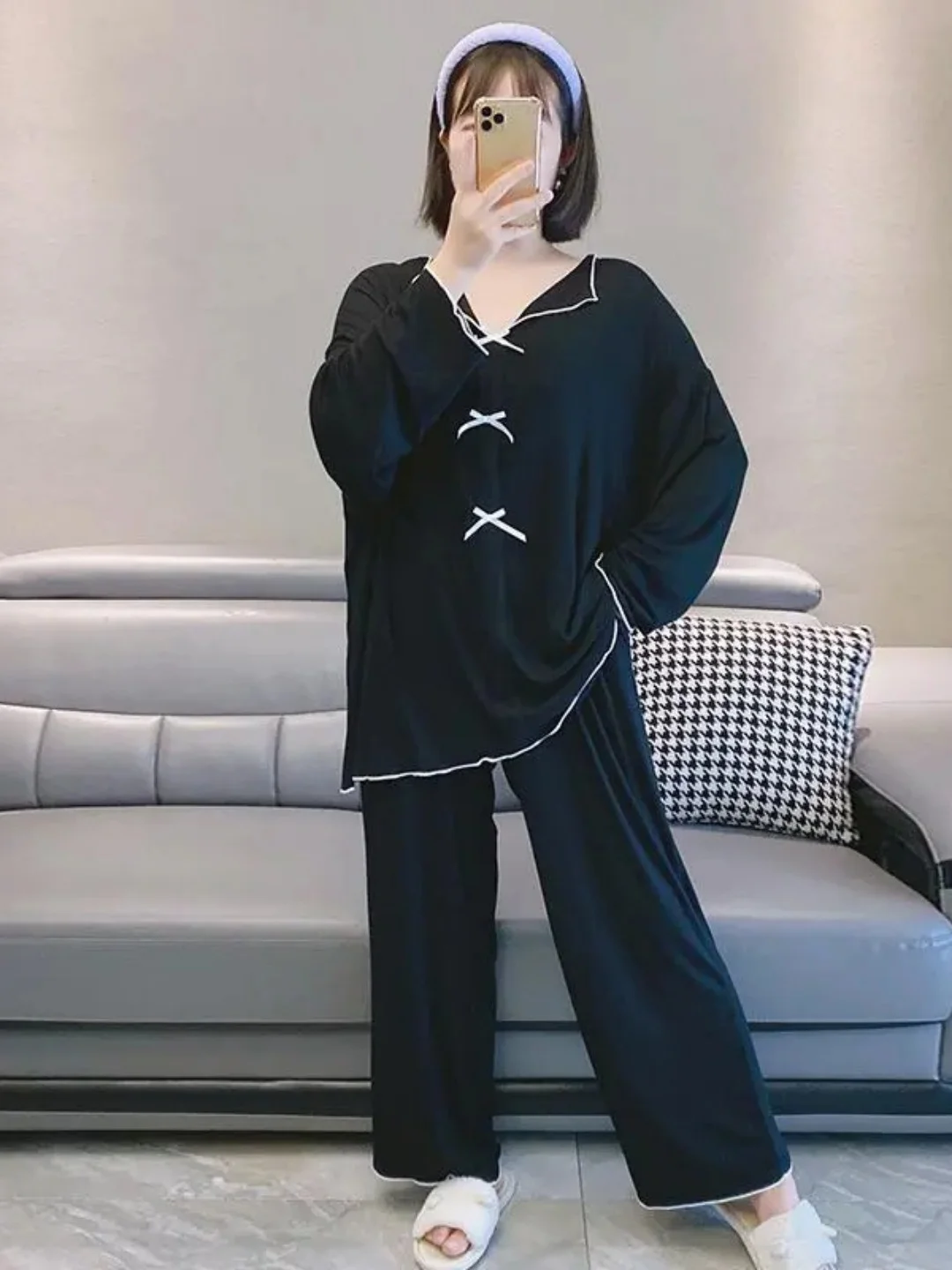 Comfortable plus Size Korean Style Sleepwear Set with V-Neck And Knot Long Sleeve Long Pants for Home Use
Comfortable plus Size Korean Style Sleepwear Set with V-Neck And Knot Long Sleeve Long Pants for Home Use