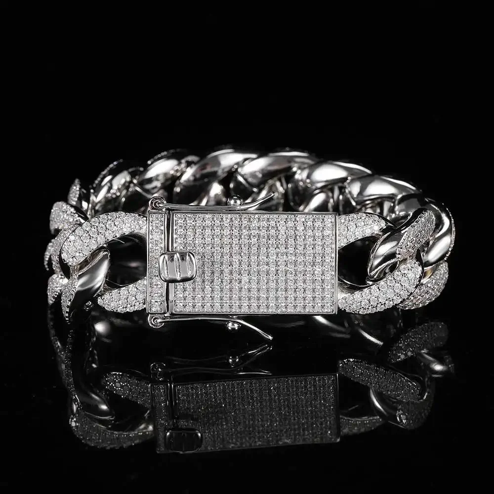 Gold Cuban Bracelet for Men Popular Hip Hop 18mm Three Rows Full of Zircon Cuban Amazon High Quality Hand Jewelry Hiphop
Gold Cuban Bracelet for Men Popular Hip Hop 18mm Three Rows Full of Zircon Cuban Amazon High Quality Hand Jewelry Hiphop