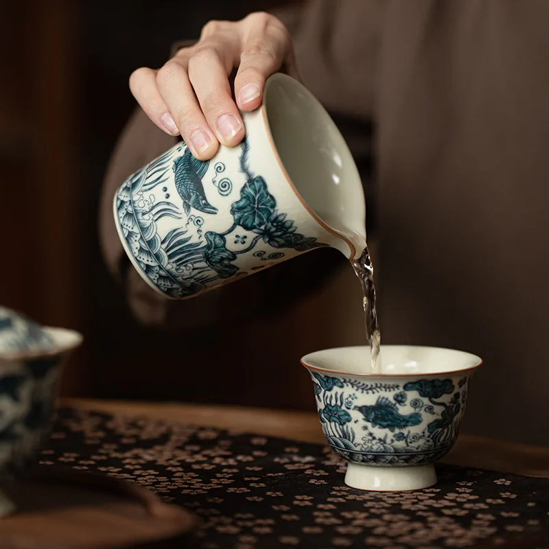 Imitation Song Ru Kiln Fish and Algae Pattern Pitcher Gong Dao Bei Retro Large Capacity Ceramic Tea Serving Pot Fair Mug Cup
Imitation Song Ru Kiln Fish and Algae Pattern Pitcher Gong Dao Bei Retro Large Capacity Ceramic Tea Serving Pot Fair Mug Cup