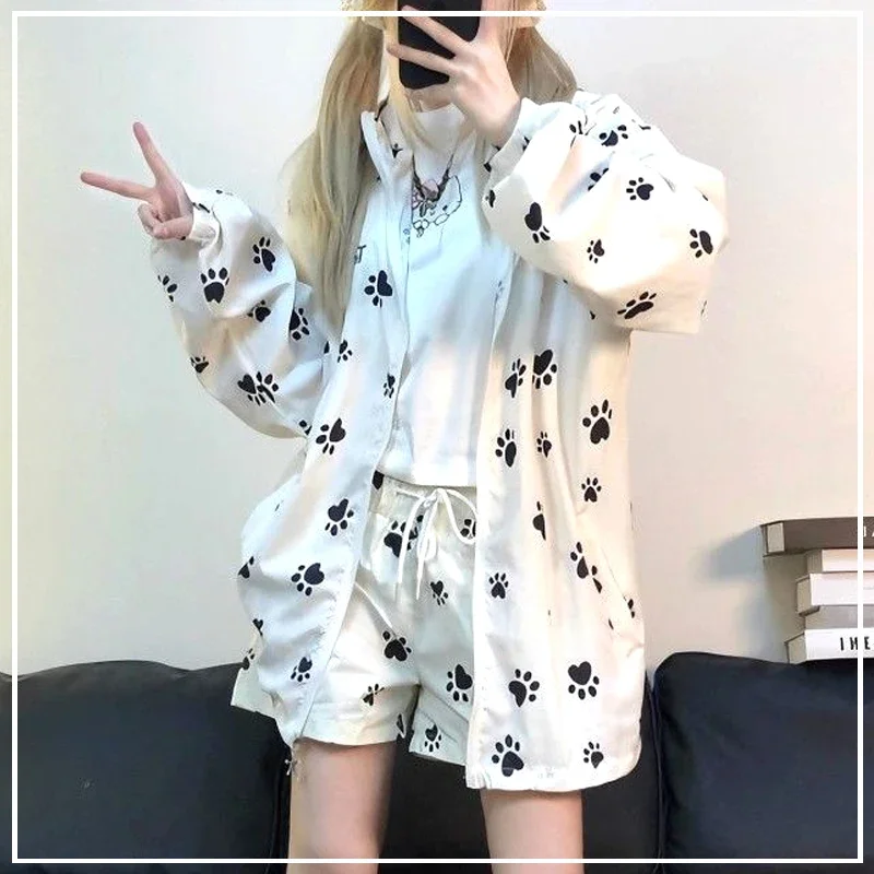 American Summer 2024 Women's New Spliced Hooded Zipper Pocket Drawstring Printing Fashion Loose Long Sleeved Coat Shorts Suit
American Summer 2024 Women's New Spliced Hooded Zipper Pocket Drawstring Printing Fashion Loose Long Sleeved Coat Shorts Suit