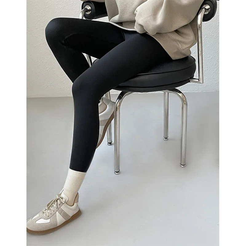 Брюки для йоги из овчины Taochuan, утягивающие женские брюки с высокой талией, базовый слой, внутренняя и внешняя одежда, подтяжка ягодиц
Брюки для йоги из овчины Taochuan, утягивающие женские брюки с высокой талией, базовый слой, внутренняя и внешняя одежда, подтяжка ягодиц